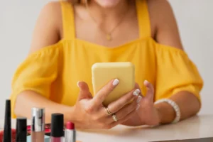 Beyond Basic Posts: Why Your Nail Salon's Social Media Isn't Driving Bookings (Yet)